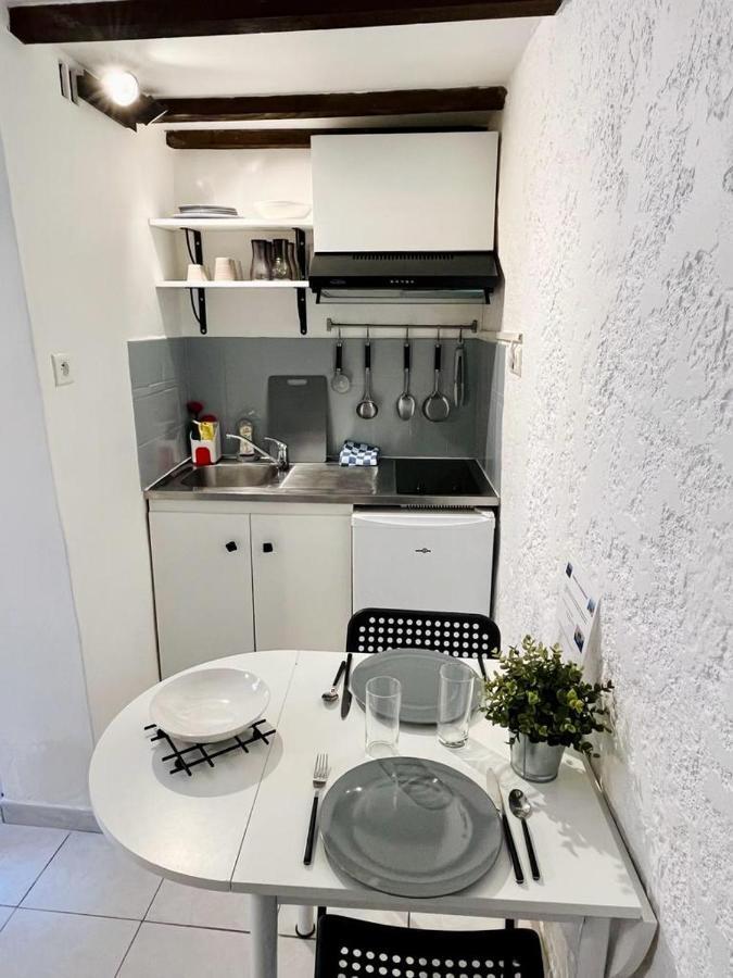 Studio En Duplex La Roquebrussanne Экстерьер фото